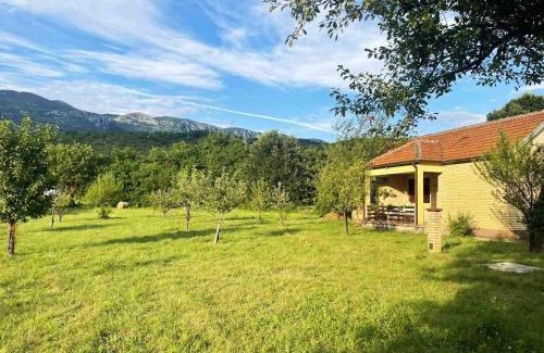 Danilovgrad Municipality Casa | Green Cottage