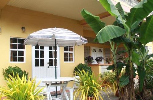 Les Coteaux Cama Y Desayuno | Green Haven Cottage