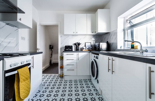 Huyton Casa | Green Haven on Gray Street