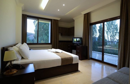 Jezzine Hotel | Green Lake Hotel - Jezzine