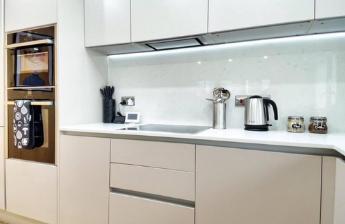 Hove Casa | Green Mews Houses with free parking by My Getaways