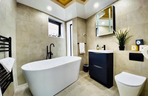 Hove Casa | Green Mews Houses with free parking by My Getaways