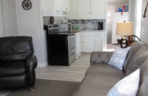 Anderson Cabaña | Green Pond Landing Cozy Cottage. Boat parking, Pet Permitted