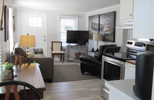 Anderson Cabaña | Green Pond Landing Cozy Cottage. Boat parking, Pet Permitted