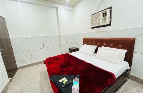 South Extension Hotel | Green Residency Green Park Metro Gate no 3