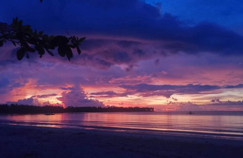 Quezon Hotel | Green villa beach resort