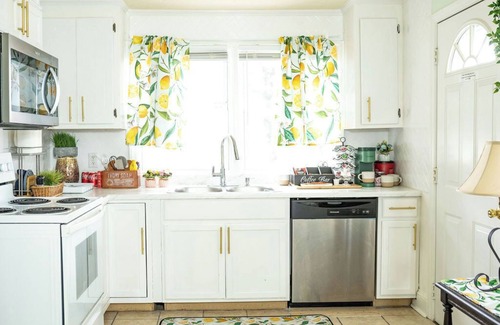 Greensboro Casa | Greenhouse in Greensboro - Fire Pit - Peaceful - Safe