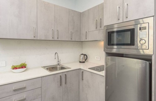 Duhur ash Shuwayr Apartamento | Grey 103 2-Bedroom Apartment W/Terrace in Awkar