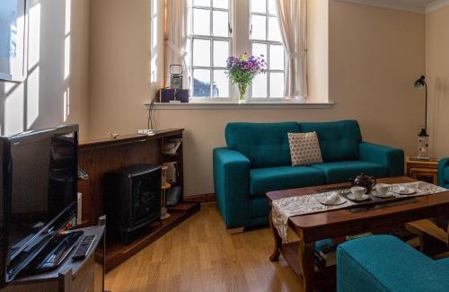 Laurencekirk Casa | Grey Granite