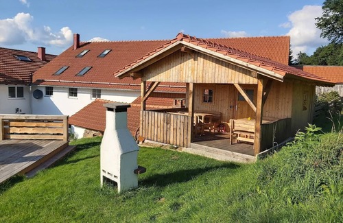 Waldmuenchen Apartamento | Große Ferienwohnung für bis zu 10 Personen mit Balkon