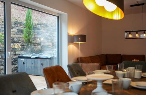 Otterberg Villa | Große Stadtvilla mit Whirlpool