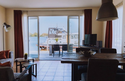 Municipality of Uitgeest Apartamento | Ground-floor flat directly on the water