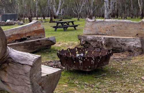 Torrumbarry Alquiler De RV | GROUP CAMP ON MURRAY RIVER NEAR ECHUCA / MOAMA