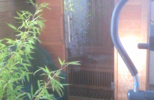 Saint-Christophe-dʼAllier Cabaña | Alojamiento para grupos para 27 personas con piscina cubierta climatizada durante todo el año.