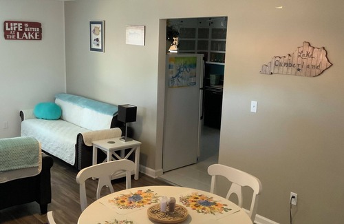 Jamestown Cabaña | Guest Favorite! Super Clean! Close to Everything!