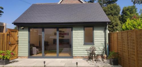 Newbury Casa | Guest House at 160 London Road