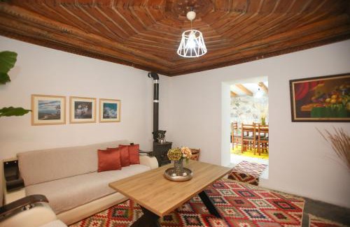 Jala Chalet De Esquí | Guest House Bashaj Village