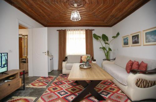 Jala Chalet De Esquí | Guest House Bashaj Village