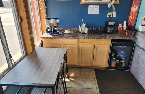 Carthage Hotel | Guest House Motel