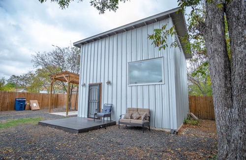 Near East Side Apartamento | Guest House with Loft near Downtown