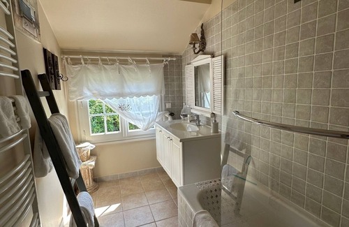 Suzay Cama Y Desayuno | Chambre d'hôtes 'English Garden' con piscina, desayuno, jardín compartido y Wi-Fi