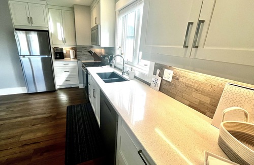 Regional District of Nanaimo Casa | Guest suite in Fairwinds! 2 minutes from golf course w/ putting green in yard!