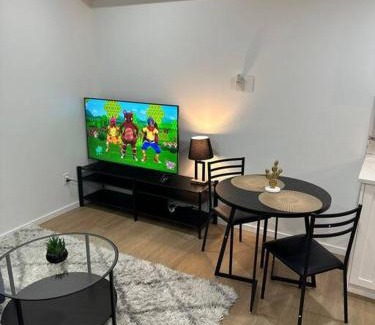 Southwest Calgary Apartamento | Guest suite in Southwest Calgary