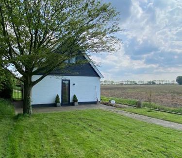 Municipality of Hoeksche Waard Cama Y Desayuno | Guesthouse The White House - gehele huisje