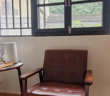Xiufeng Cabina | Guilin Camphor Country House Free pick-up service at train station for two nights