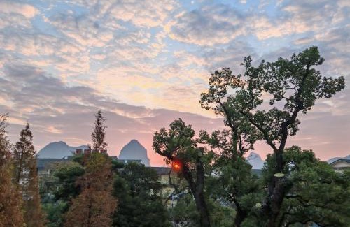 Xiufeng Cabina | Guilin Camphor Country House Free pick-up service at train station for two nights