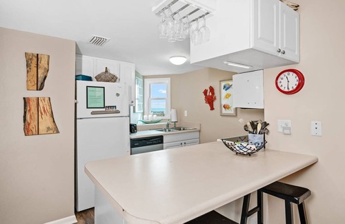 Gulf Shores Villa | Gulfside Townhome 32 Beachfront Townhouse w Pool