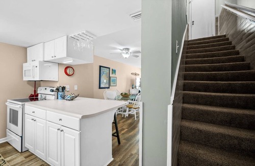 Gulf Shores Villa | Gulfside Townhome 32 Beachfront Townhouse w Pool