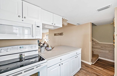 Gulf Shores Villa | Gulfside Townhome 32 Beachfront Townhouse w Pool