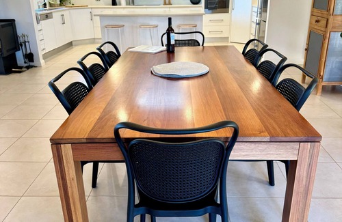 Upper Wakefield Casa | Gullyview Getaway amongst sprawling vineyards in Clare Valley