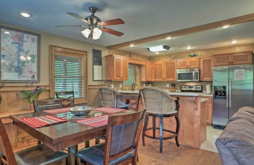 Guntersville Cabina | ¡NUEVO! ¡Cabaña de Guntersville con pozo de fuego, a pie del lago!