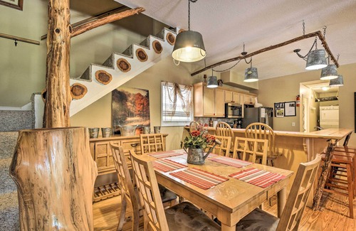 Guntersville Cabaña | Guntersville Cabin Nestled in Kudzu Cove Resort