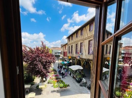 Mirepoix Cama Y Desayuno | Hôte Labyrinthe lit 180 cm salle de bain, petit dej compris
