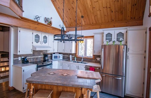Saint Hilarion Chalet De Esquí | Hôtel à la maison - Le Marijé, lac et nature!
