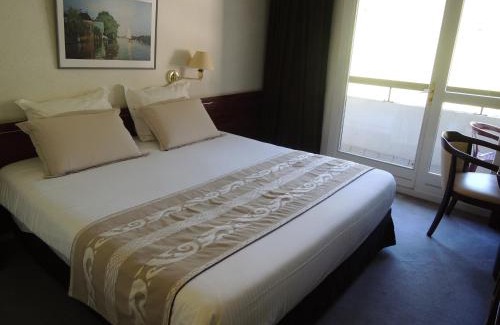 Cluses Hotel | Hôtel 4C