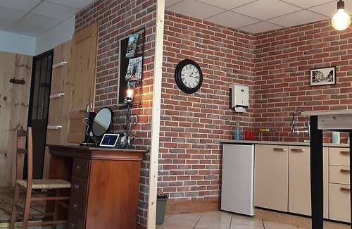 Reuilly Apartamento | Hôtel du Berry - Charming Furnished Accommodation Sauna, Hammam, Jacuzzi