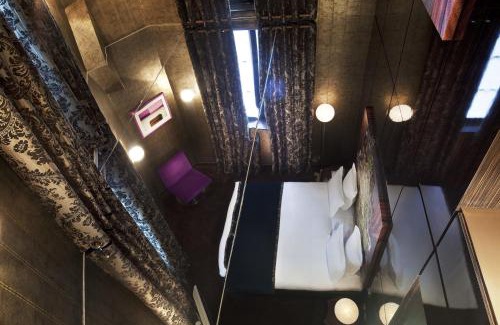 3rd Arrondissement Hotel | Hôtel du Petit Moulin, Haute Couture hotel by Lacroix