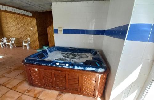 Cordes-sur-Ciel Hotel | Hôtel La Métairie & Piscine