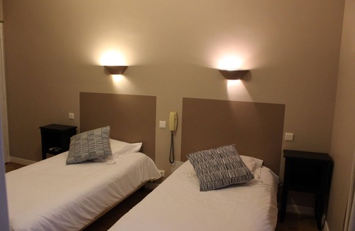 Remoulins Hotel | Hôtel Les Glycines