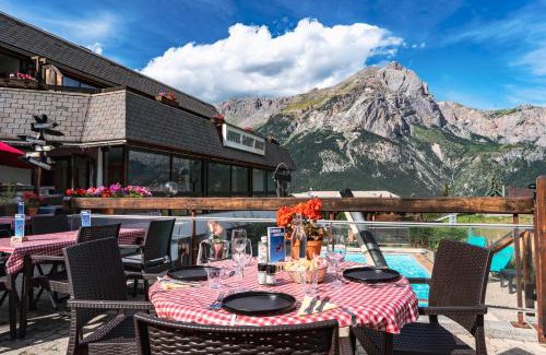 Puy-Saint-Vincent Hotel | Hôtel Restaurant Saint Roch