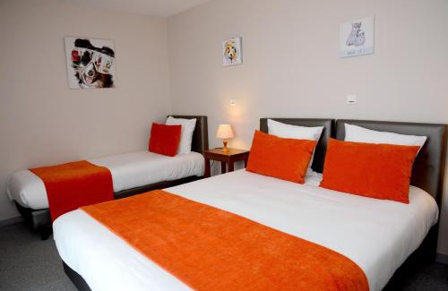 Forges-les-Eaux Hotel | Hôtel Restaurant La Paix La Robe et le Palais
