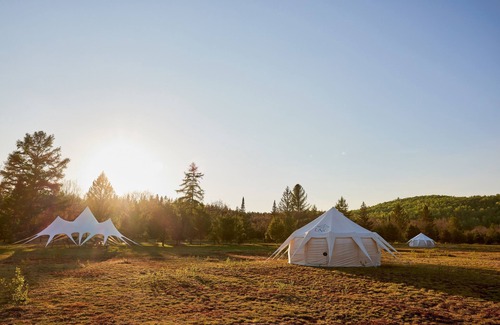Mont-Tremblant Alquiler De RV | Hôtel UNIQ - Domaine Saint-Bernard