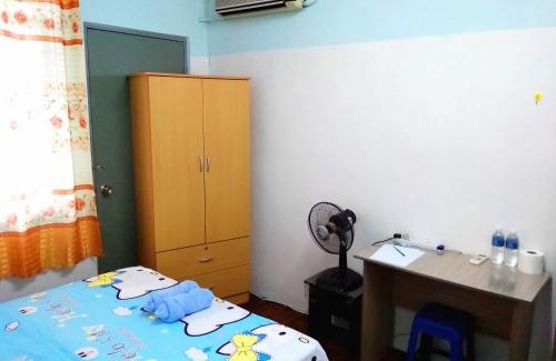Sibu Casa | H Homestay Sibu - 1000Mbps 1Gbps Wifi, Astro & Auto Gate Parking Semi Detached House!