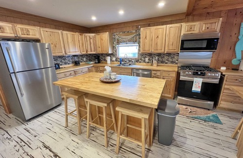 Grand Isle Casa | H2O Psycho - Beachfront - Island Realty