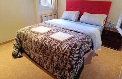 Vilanova del Cami Casa | Habitación privada con baño privado tranquilidad y comodidad