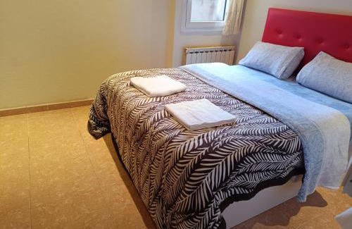 Vilanova del Cami Casa | Habitación privada con baño privado tranquilidad y comodidad